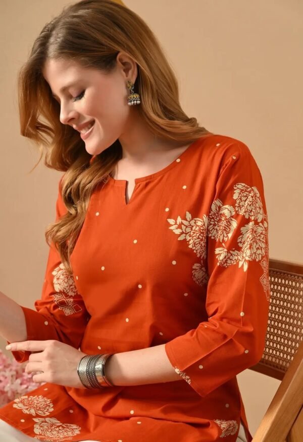 Women's Green Printed Cotton Short Kurti