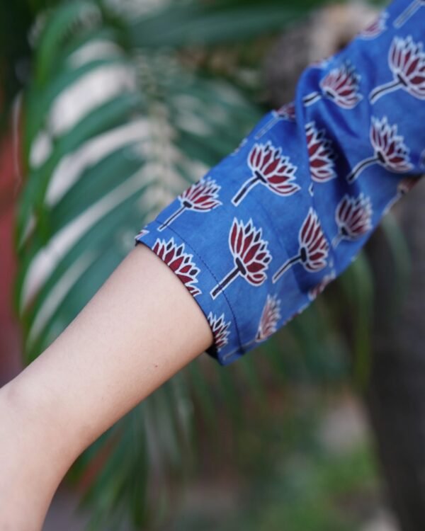 WhatsApp Image 2026-05-26 at 4.00.32 PM (20) Women's Blue Printed Cotton Short Kurti
