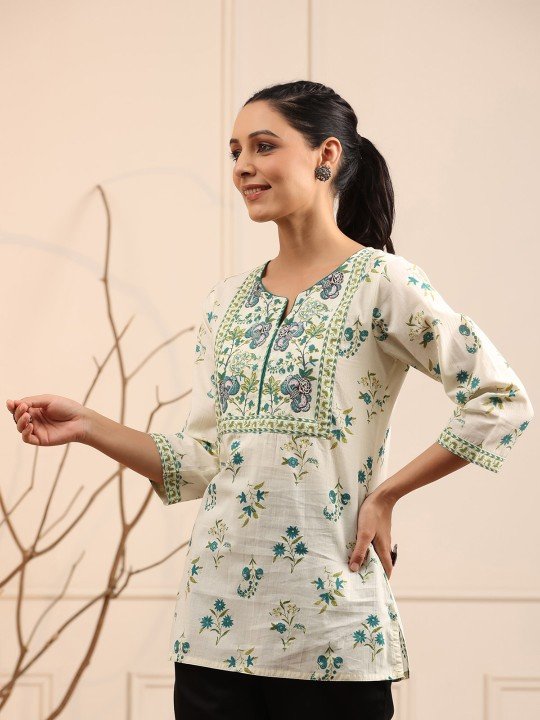 WhatsApp Image 2026-05-26 at 4.04.35 PM (10) Women's Printed Short Kurti